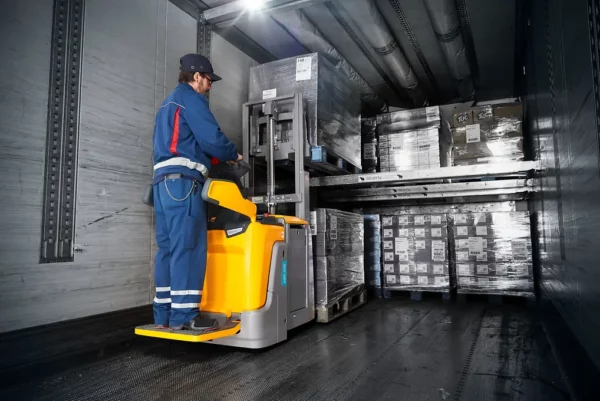 ERD 220 Apilador con barra timón para conductor autoportado 2,0t - Imagen 3