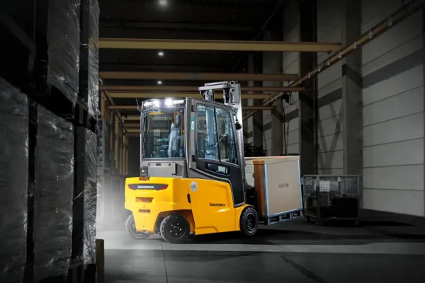 EFG 320 Carretilla elevadora de 4 ruedas 2t - Imagen 4